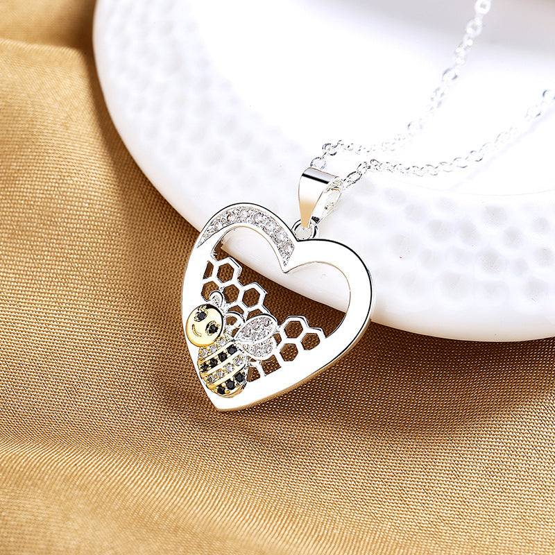 Fashion Exquisite And Creative Bee Hive Pendant Pastoral Style Temperament Female With Hearts Color Separation Necklace