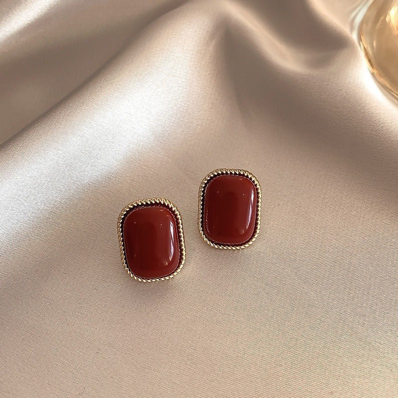 Women's Fashion Temperament Geometric Earrings